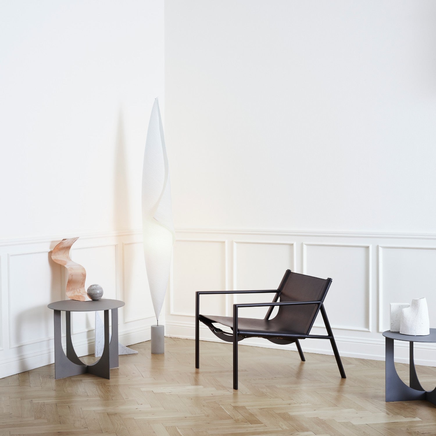 INVERSE SMALL - Coffee Table