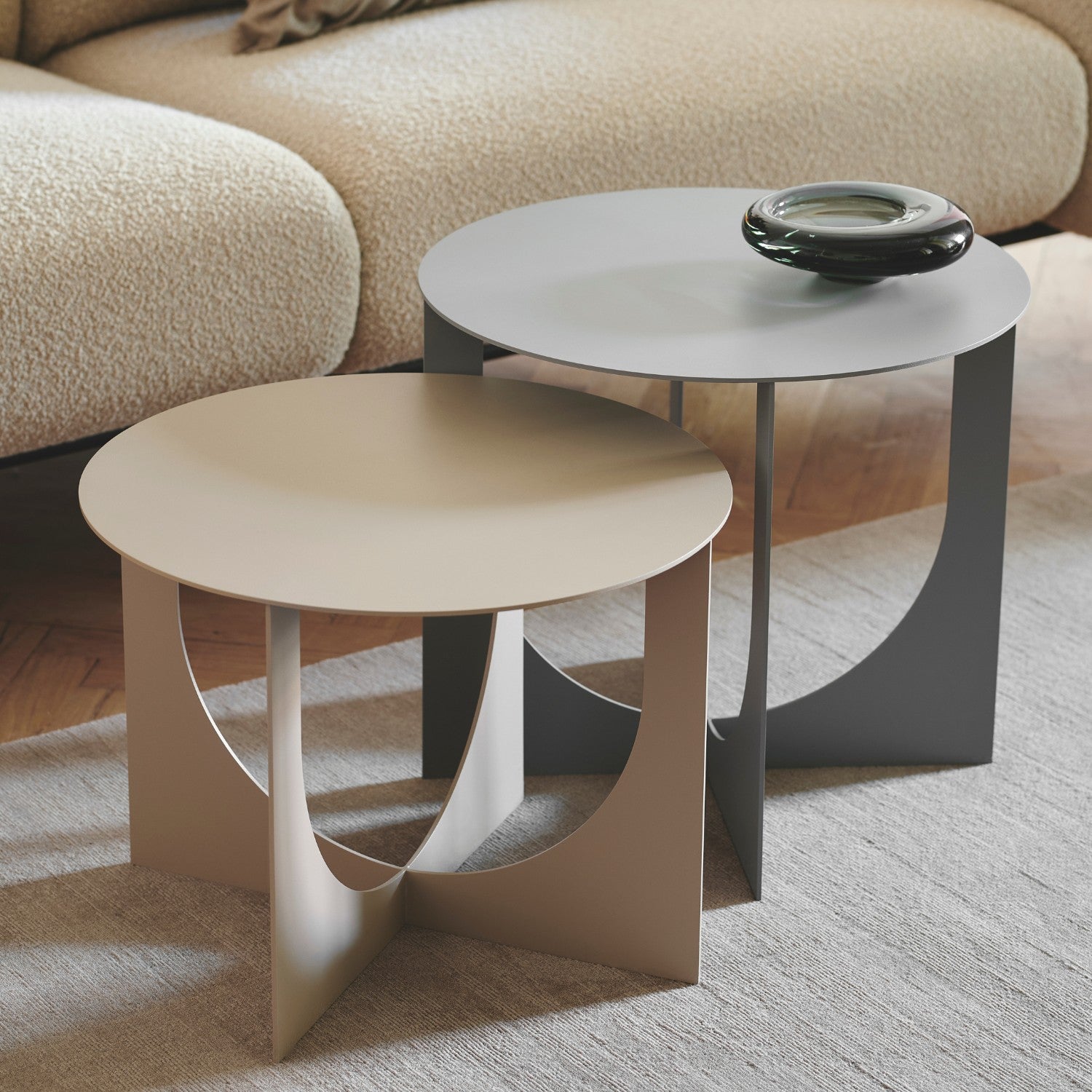 INVERSE SMALL - Coffee Table