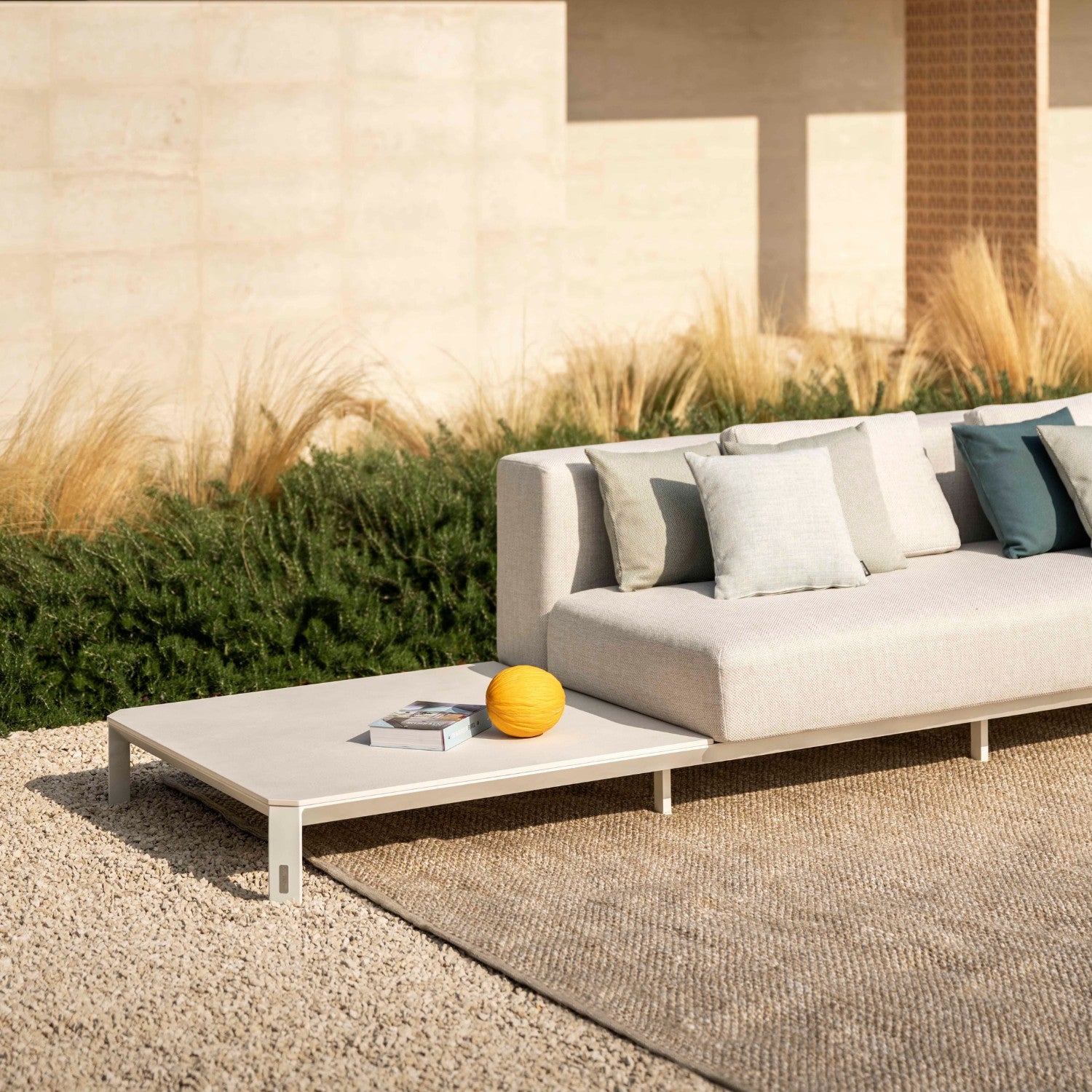MAUROO - Outdoor Long Sofa With Table