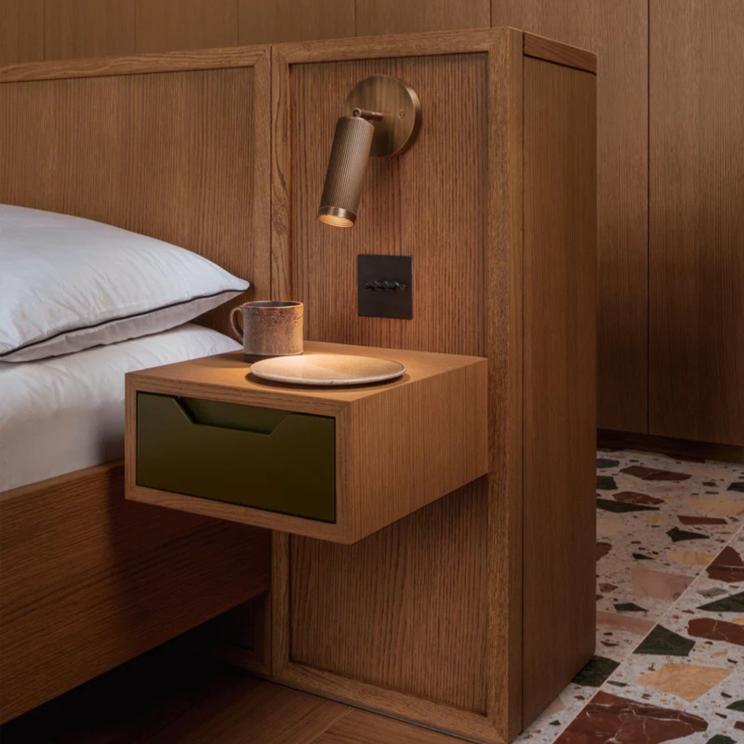 SPOT UNSWITCHED - Wall Light