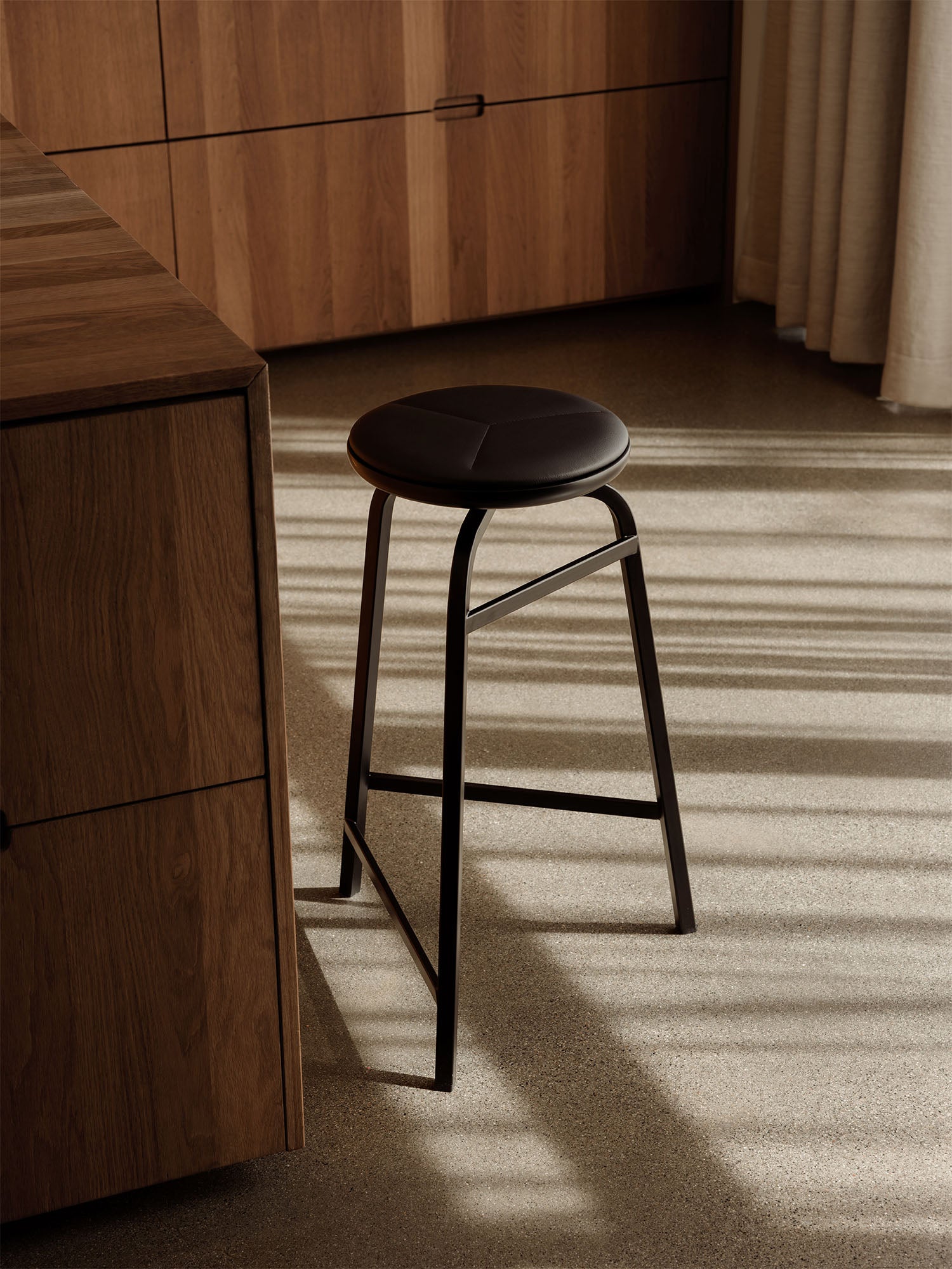 TREBLE - Bar Stool