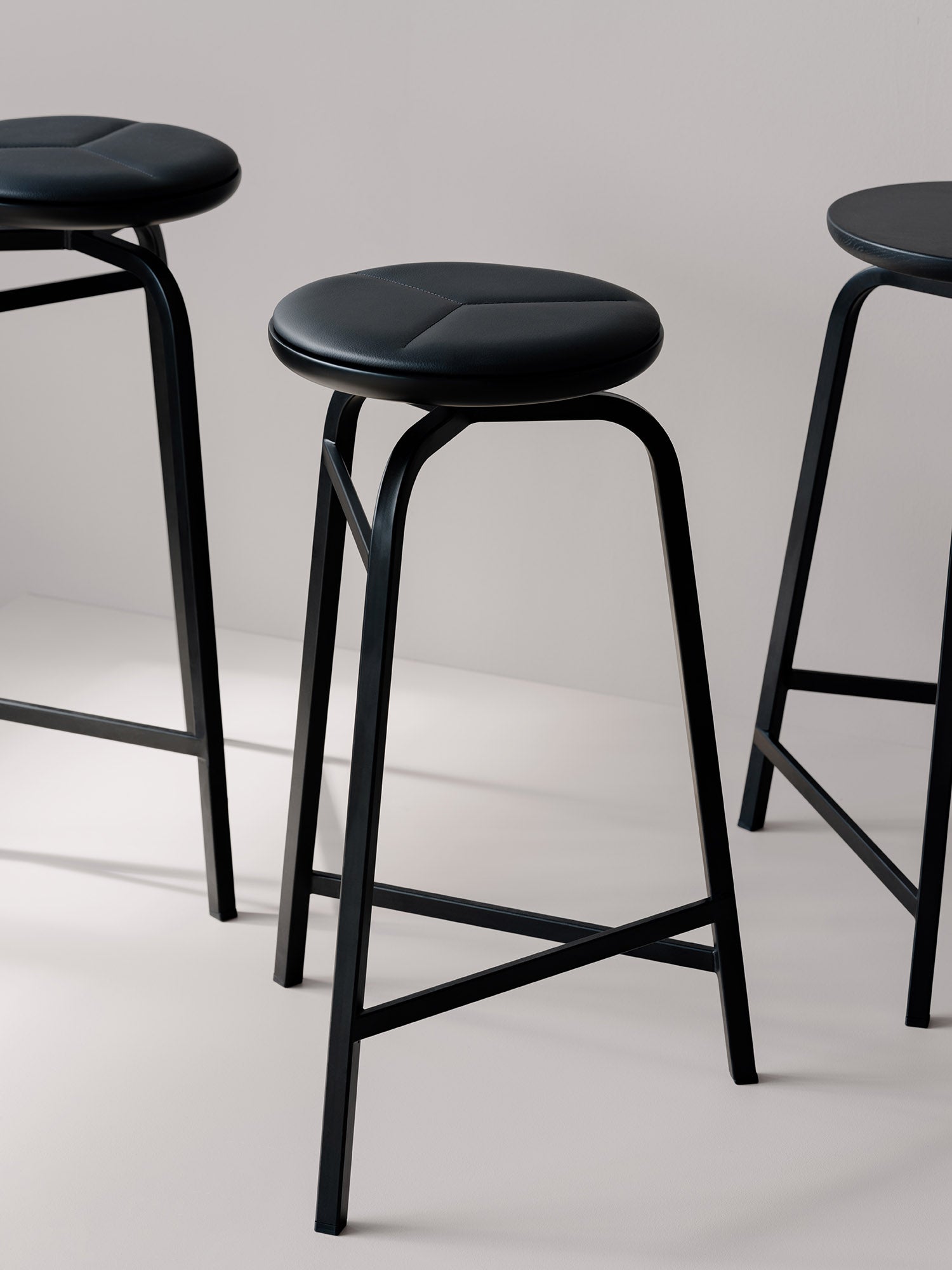 TREBLE - Bar Stool