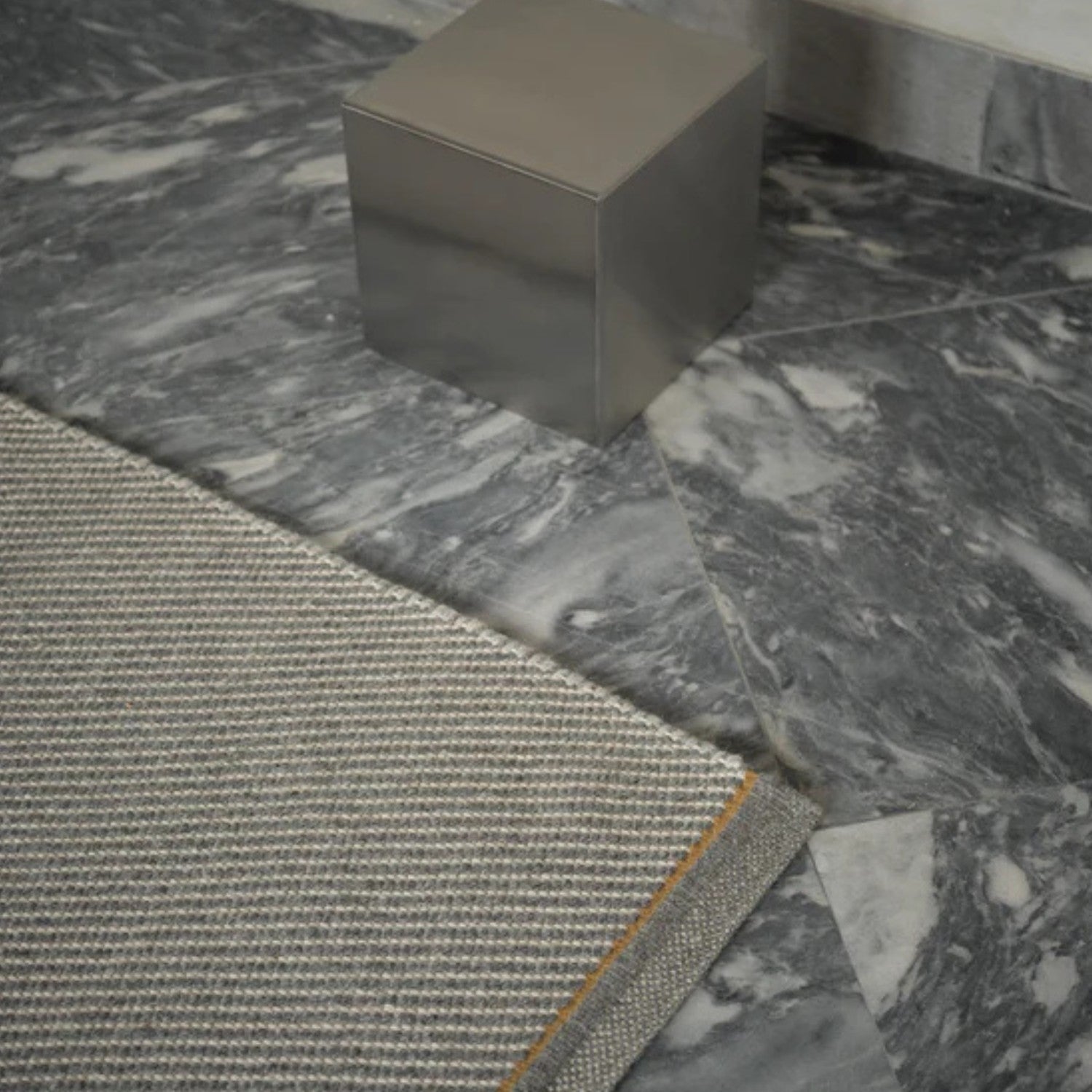 DAWN LIGHT - Rug