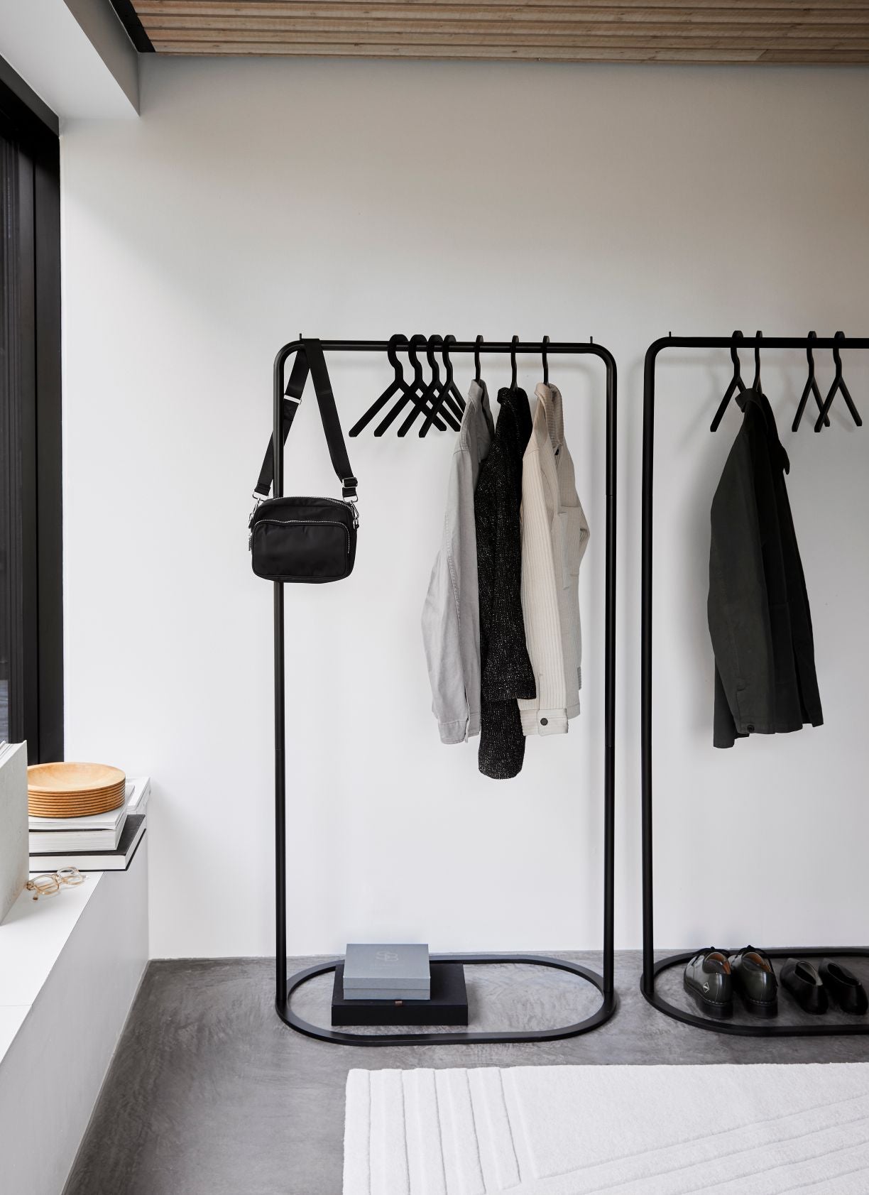 O&O - Clothes Rack