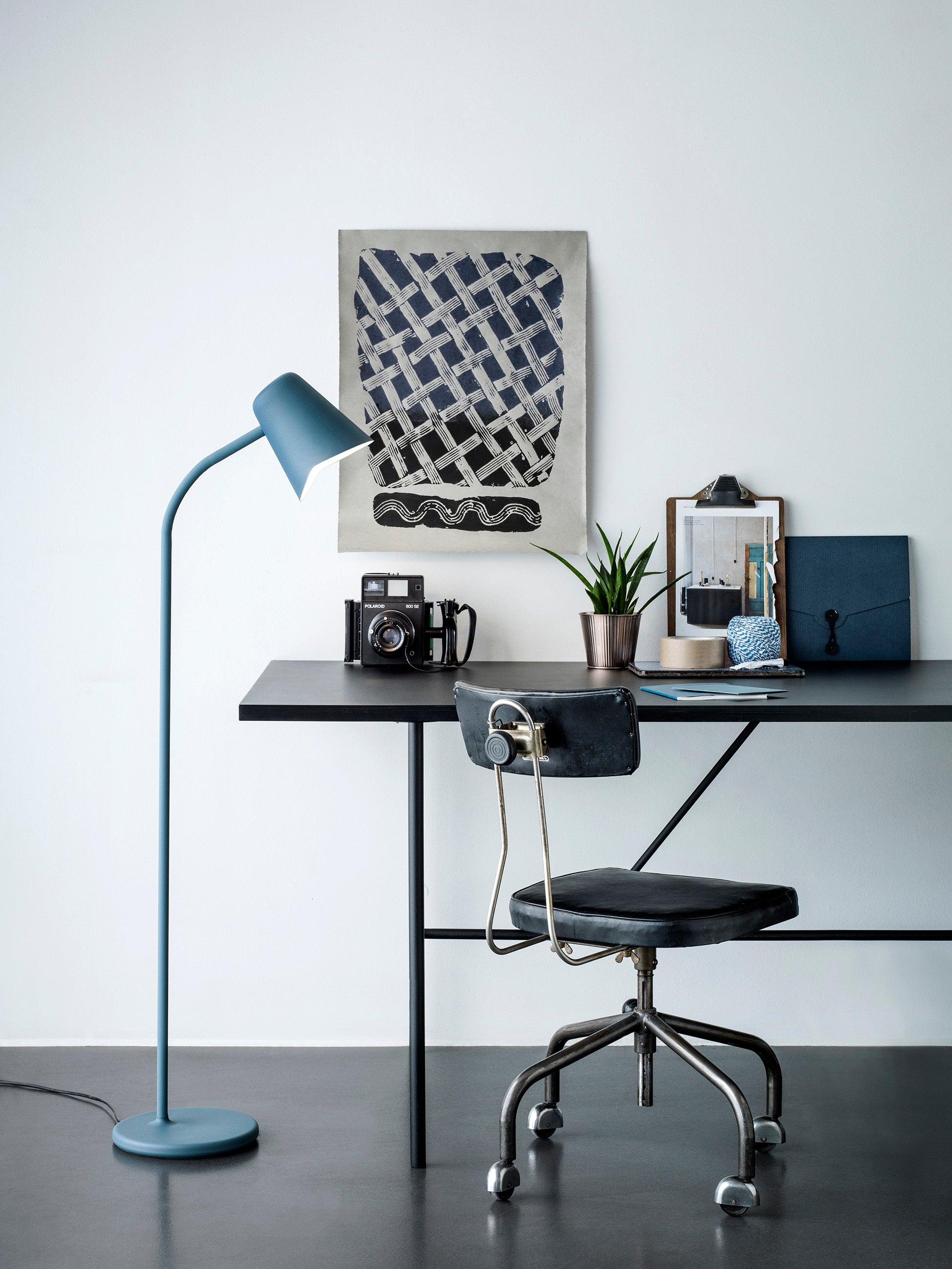 ME - Floor Lamp - Luminesy
